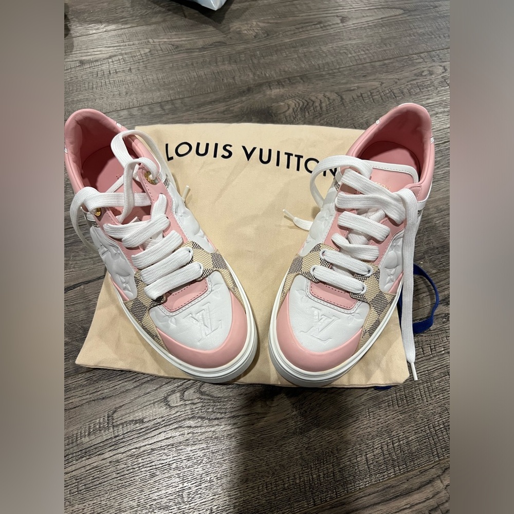 Louis Vuitton Women's Sneakers in Pink and White